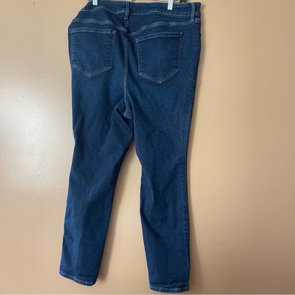 Old Navy Rockstar Extra high rise Dark Wash distressed knee size 20 - Picture 6 of 6